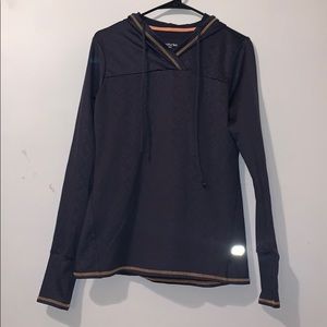 Medium long sleeve pullover